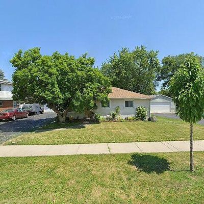 255 Pine Ln, Bensenville, IL 60106