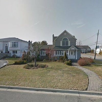 259 Biltmore Blvd, Massapequa, NY 11758