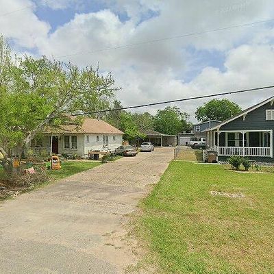 2619 Texas Ave, Dickinson, TX 77539