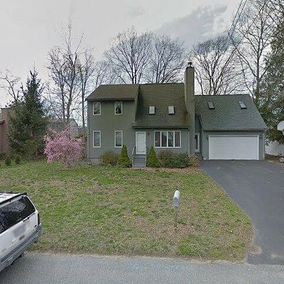 27 Cedar Dr, Bristol, RI 02809