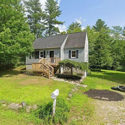 27 Roy St, Raymond, NH 03077