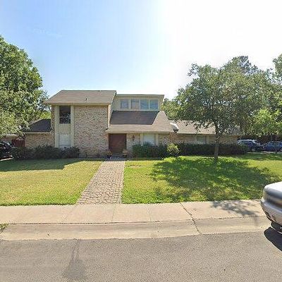 2705 Raintree Dr, Carrollton, TX 75006