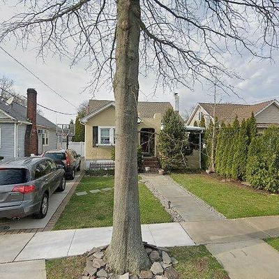 2749 Clarendon Ave, Bellmore, NY 11710