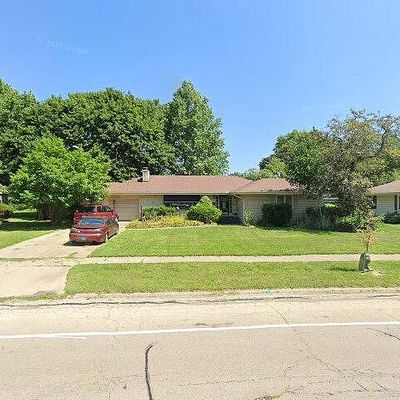 2818 Guilford Rd, Rockford, IL 61107