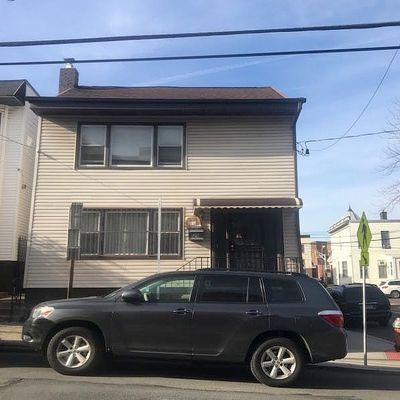 29 Van Reypen St, Jersey City, NJ 07306