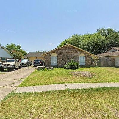2907 Chester Dr, Pearland, TX 77584
