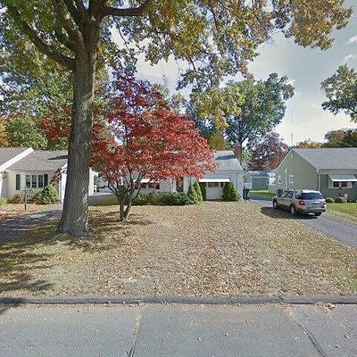 24 Sherwood Rd, West Hartford, CT 06117