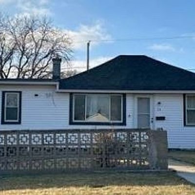 24 Washington Ter, Waukegan, IL 60085