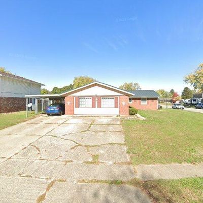 240 Pawnee Dr, Circleville, OH 43113