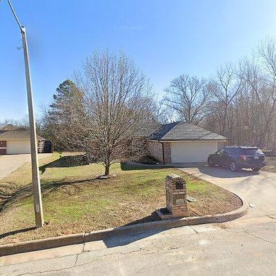 2401 N Confederate Ave, Tyler, TX 75702