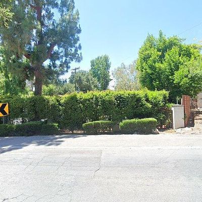 2441 N Altadena Dr, Altadena, CA 91001