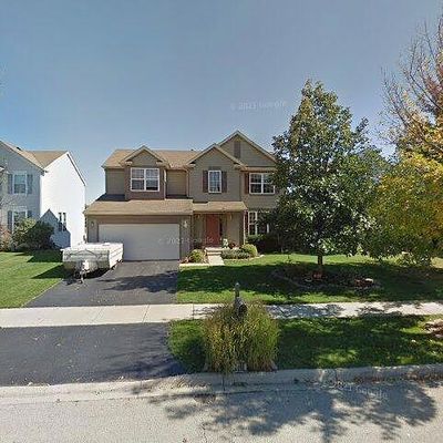 2448 Prairie Crossing Dr, Montgomery, IL 60538