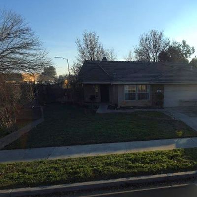 25 Devon Dr, Lemoore, CA 93245