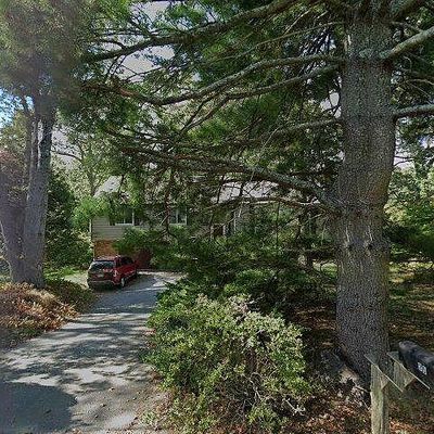 25 Hemlock Rd, Groton, CT 06340