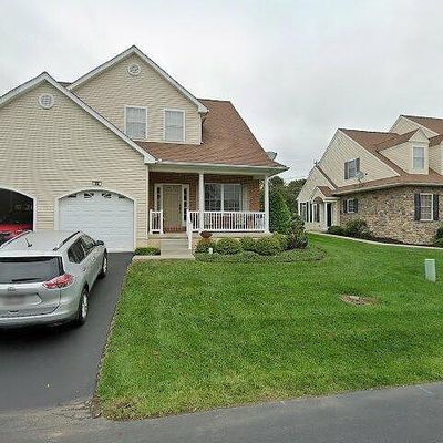 25 Waynebrook Dr, Honey Brook, PA 19344