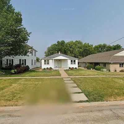 313 S Sampson St, Tremont, IL 61568