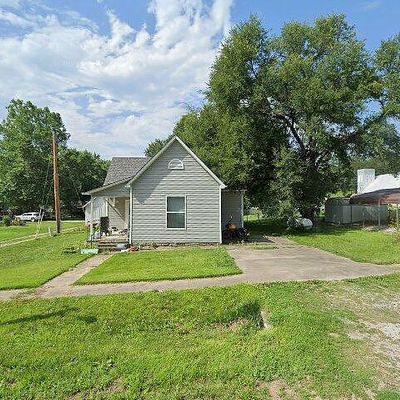 316 1 St St, Mokane, MO 65059