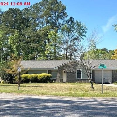 318 Huntsman Dr, Goose Creek, SC 29445