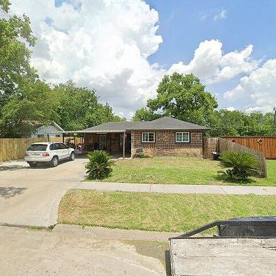 321 Brown Dr, Pasadena, TX 77506