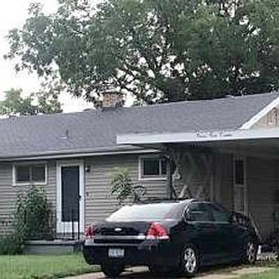 3220 Andrew Ave, Lansing, MI 48906