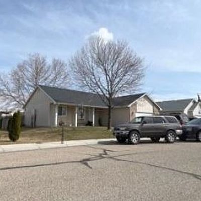 34 S Bingham St, Nampa, ID 83651