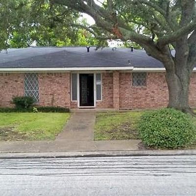 3416 Walnut Dr, Bay City, TX 77414