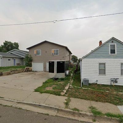 35 4 Th Ave Se, Dickinson, ND 58601