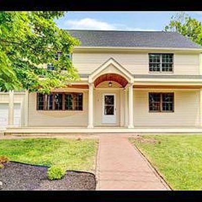 3 Crest Rd, Norwalk, CT 06853