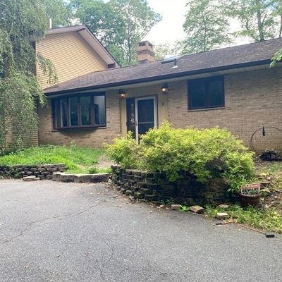 3 Maple Ln, Mount Arlington, NJ 07856