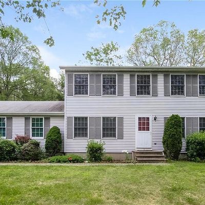 3 Tory Dr, Uncasville, CT 06382