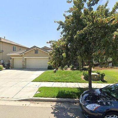 3007 W Harold Ct, Visalia, CA 93291