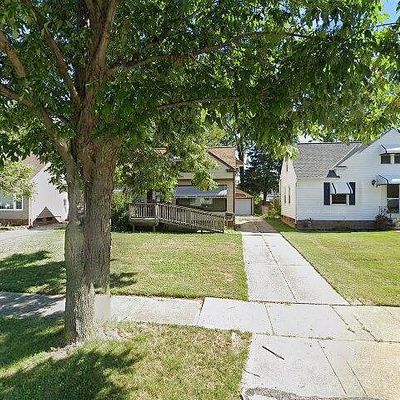 301 E 307 Th St, Willowick, OH 44095