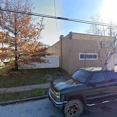 305 Powhattan Ave, Essington, PA 19029