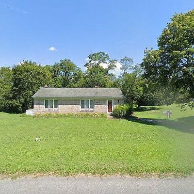 390 Summit Dr, Columbia, PA 17512