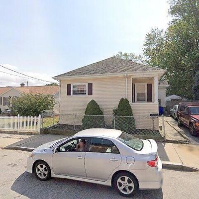 395 Grinnell St, Fall River, MA 02721