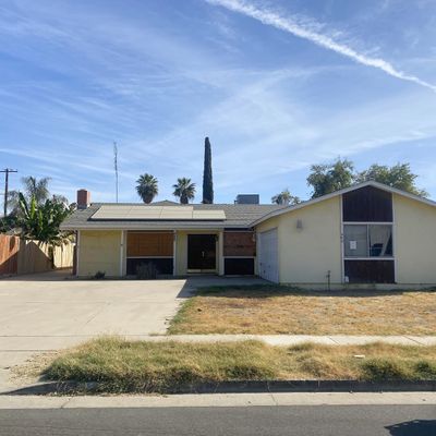 408 S Spruce St, Tulare, CA 93274