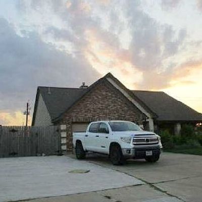 418 Lexington Ave, Clute, TX 77531