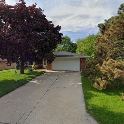 4748 Sycamore St, Greendale, WI 53129