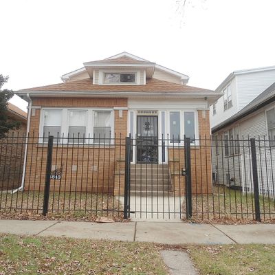 4843 W Kamerling Ave, Chicago, IL 60651