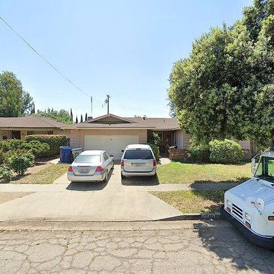 4846 E Cambridge Ave, Fresno, CA 93703