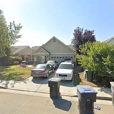 4941 W Oriole Ave, Visalia, CA 93291