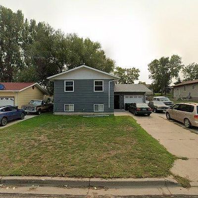 5 Mcdougall Dr, Lincoln, ND 58504