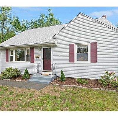 5 Play Rd, Enfield, CT 06082