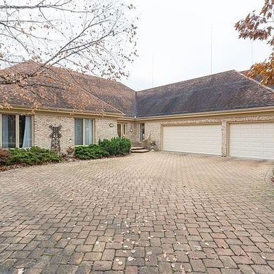 519 Forest Mews Dr, Oak Brook, IL 60523