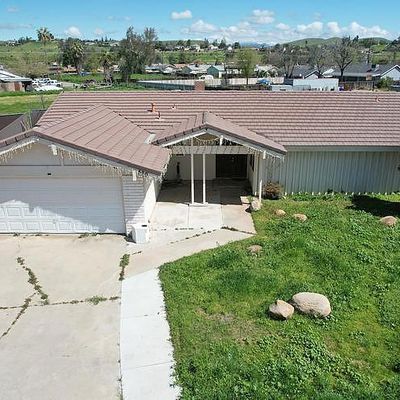 520 Theta Ln, Porterville, CA 93257