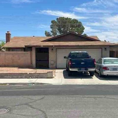 521 Watkins Dr, Las Vegas, NV 89107