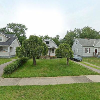 5224 Henry St, Maple Heights, OH 44137