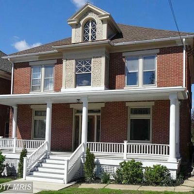 523 W Main St, Waynesboro, PA 17268