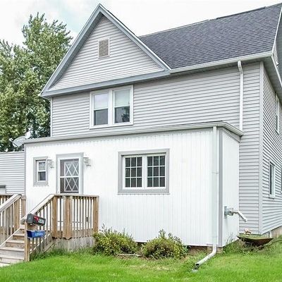 447 E Oak Grove St, Juneau, WI 53039