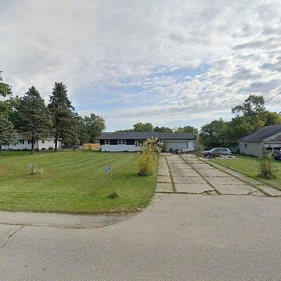 4611 Schoen Rd, Union Grove, WI 53182